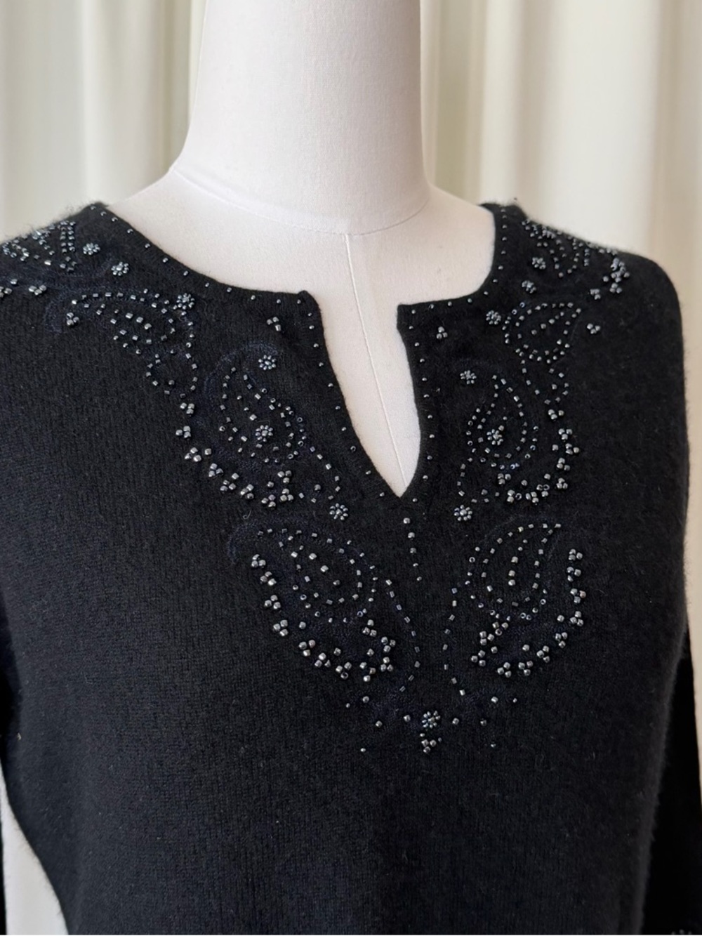 White + Warren 100% Cashmere Beaded Paisley Sweater Black Large - Picture 6 of 9